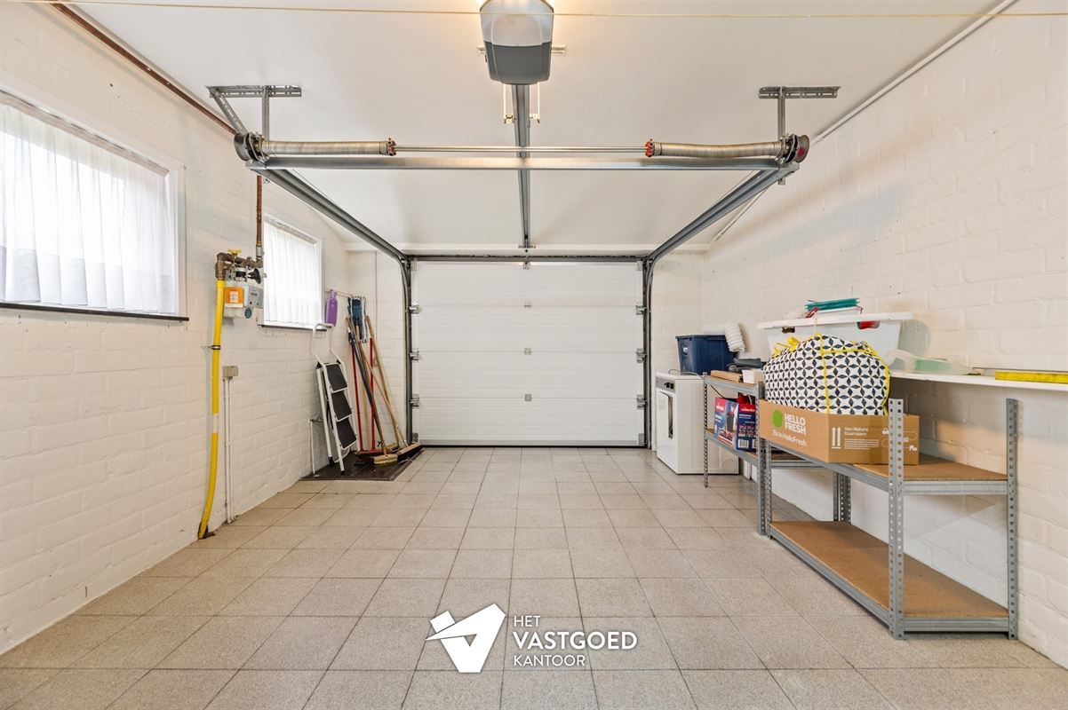 INSTAPKLARE, GELIIJKVLOERSE WONING OP TOP-LIGGING TEGEN NATUURGEBIED IN DOODLOPENDE STRAAT