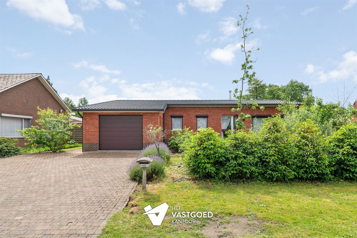 INSTAPKLARE, GELIIJKVLOERSE WONING OP TOP-LIGGING TEGEN NATUURGEBIED IN DOODLOPENDE STRAAT