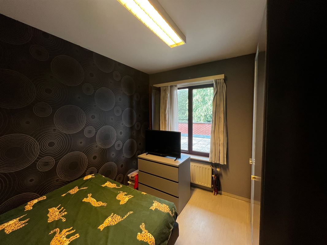 RUIM APPARTEMENT MET 3 SLAAPKAMERS EN GROOT TERRAS IN HET CENTRUM VAN BALEN