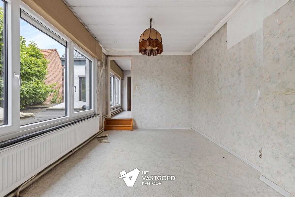ZEER RUIME, DEELS GERENOVEERDE WONING MET RUIME, ZUIDGERICHTE TUIN