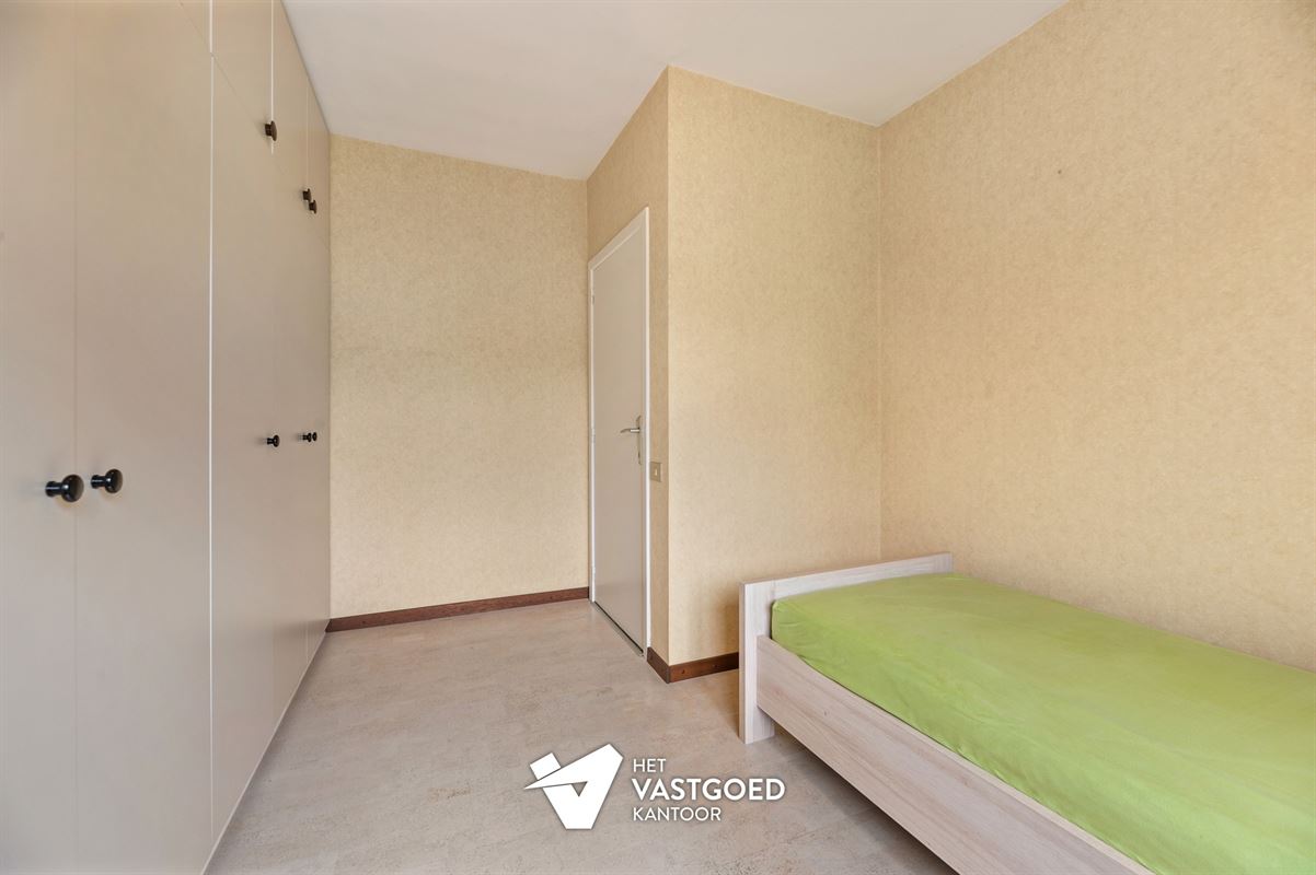 INSTAPKLARE, GELIIJKVLOERSE WONING OP TOP-LIGGING TEGEN NATUURGEBIED IN DOODLOPENDE STRAAT