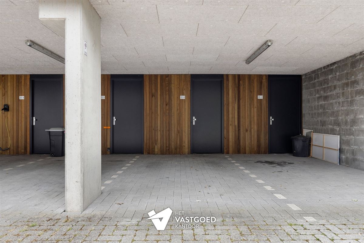GEZELLIG APPARTEMENT MET 2 SLAAPKAMERS, RUIM TERRAS EN OVERDEKTE AUTOSTAANPLAATS TE BERINGEN