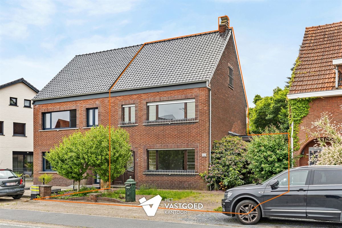 ZEER RUIME, DEELS GERENOVEERDE WONING MET RUIME, ZUIDGERICHTE TUIN