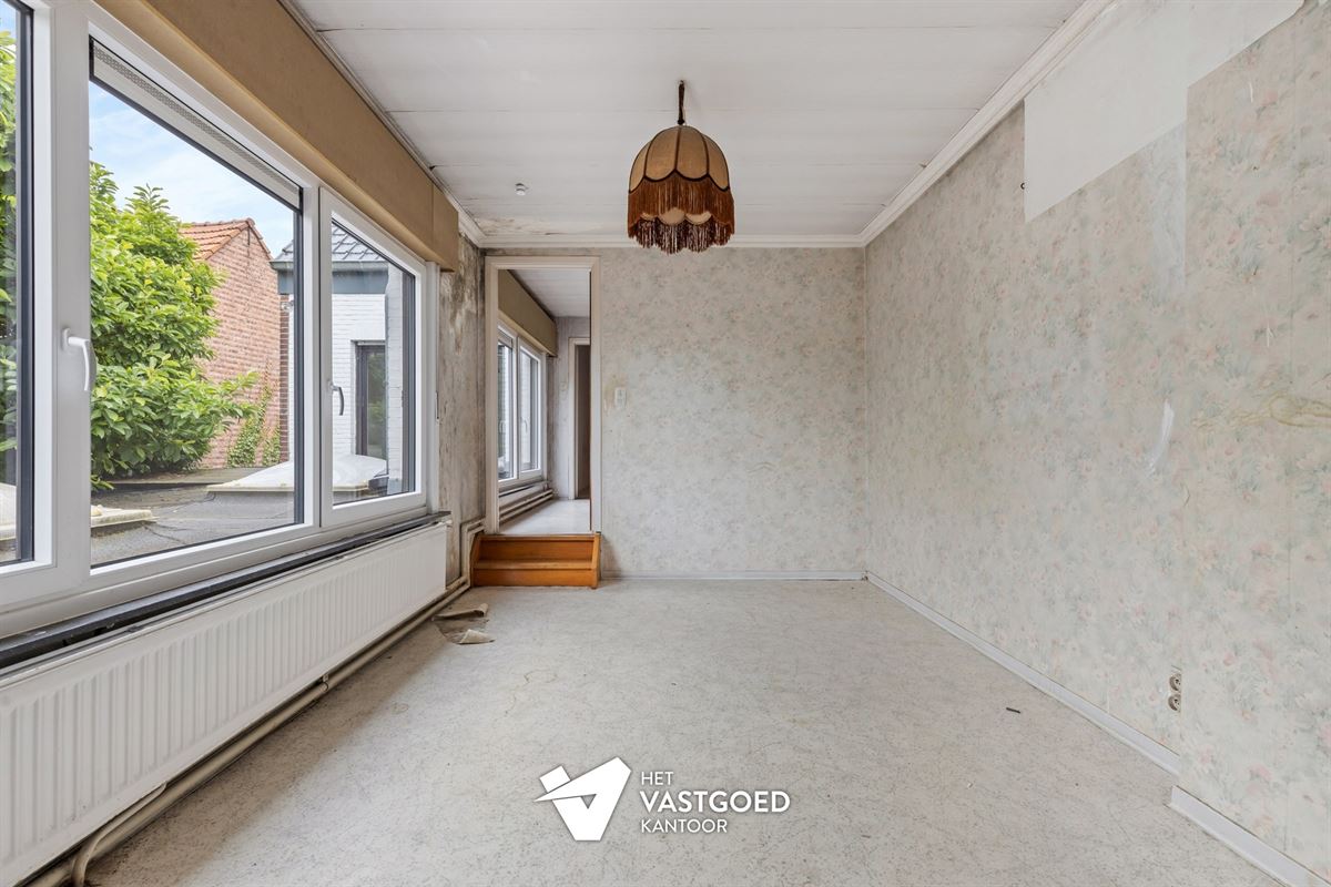 ZEER RUIME, DEELS GERENOVEERDE WONING MET RUIME, ZUIDGERICHTE TUIN