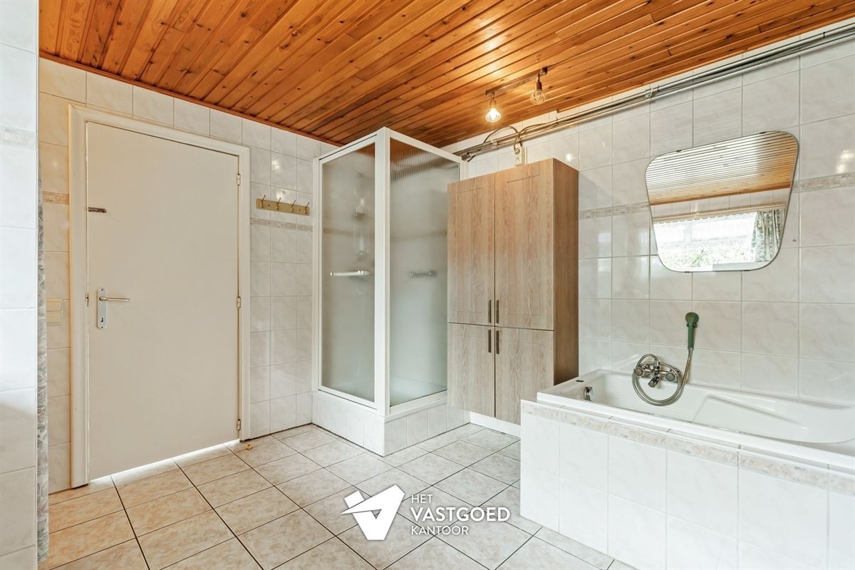 PERFECT ONDERHOUDEN WONING OP PRACHTIG PERCEEL NABIJ KEIHEUVEL