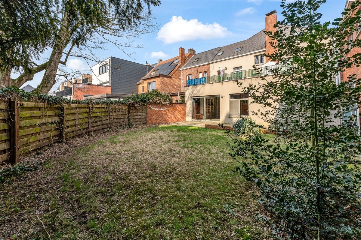 RUIM APPARTEMENT VAN 199 M² MET 2 SLAAPKAMERS, TUIN EN TERRAS OP TOPLOCATIE IN BALEN CENTRUM!