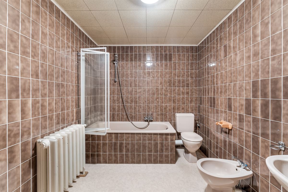 RUIM APPARTEMENT VAN 199 M² MET 2 SLAAPKAMERS, TUIN EN TERRAS OP TOPLOCATIE IN BALEN CENTRUM!