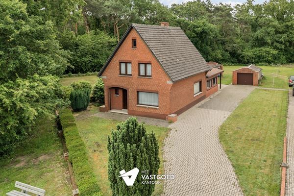 OP TE FRISSEN KARAKTERVOLLE WONING UITERST RUSTIG GELEGEN TEN MIDDEN VAN HET GROEN OP EEN PERCEEL VAN 20A16CA TE OOSTHAM