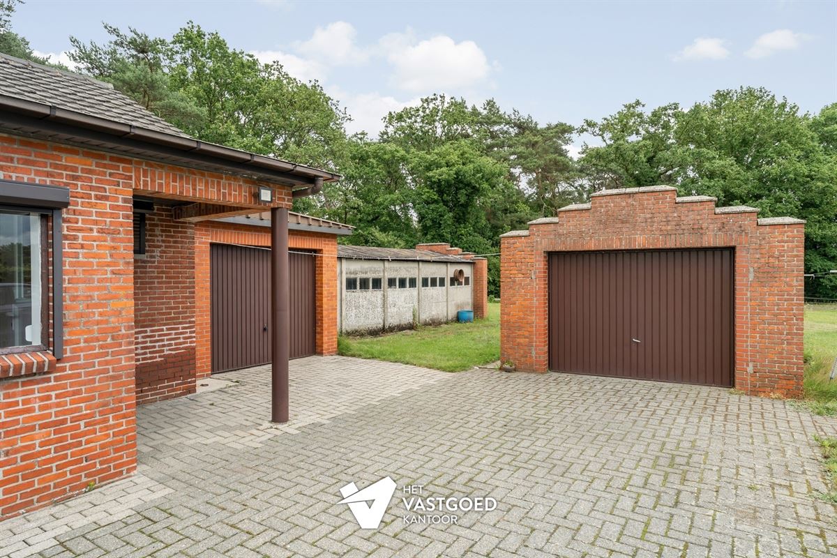 OP TE FRISSEN KARAKTERVOLLE WONING UITERST RUSTIG GELEGEN TEN MIDDEN VAN HET GROEN OP EEN PERCEEL VAN 20A16CA TE OOSTHAM