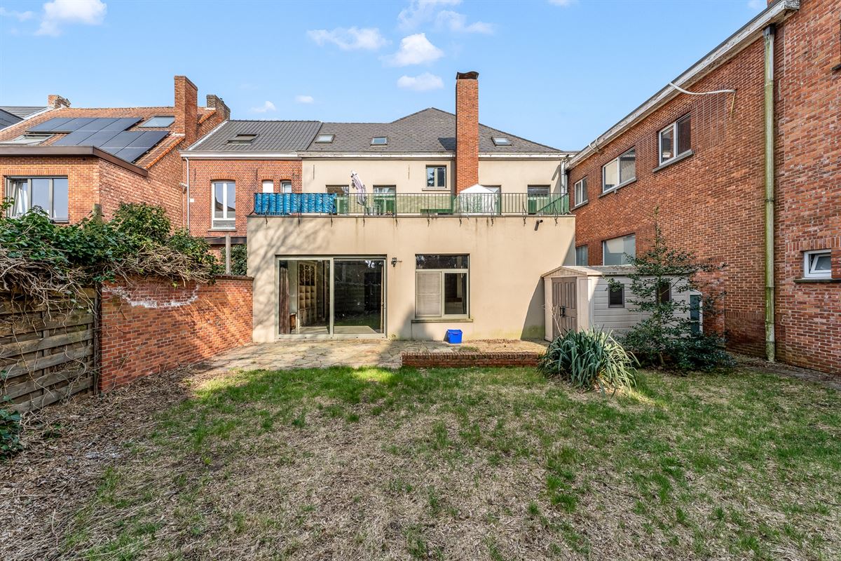 RUIM APPARTEMENT VAN 199 M² MET 2 SLAAPKAMERS, TUIN EN TERRAS OP TOPLOCATIE IN BALEN CENTRUM!