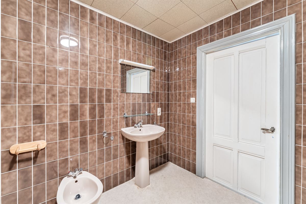 RUIM APPARTEMENT VAN 199 M² MET 2 SLAAPKAMERS, TUIN EN TERRAS OP TOPLOCATIE IN BALEN CENTRUM!