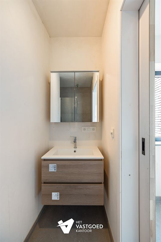 COMFORTABEL APPARTEMENT MET RUIM TERRAS OP DE EERSTE VERDIEPING