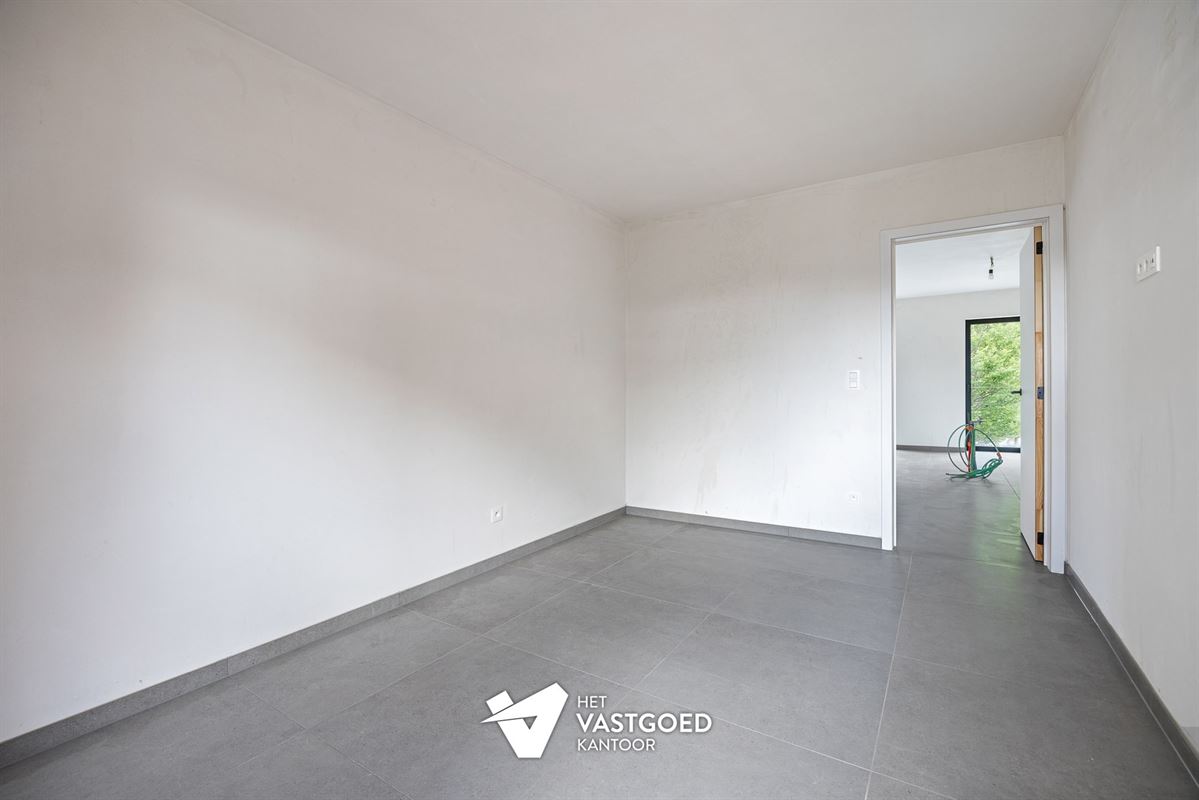 COMFORTABEL APPARTEMENT MET RUIM TERRAS OP DE EERSTE VERDIEPING