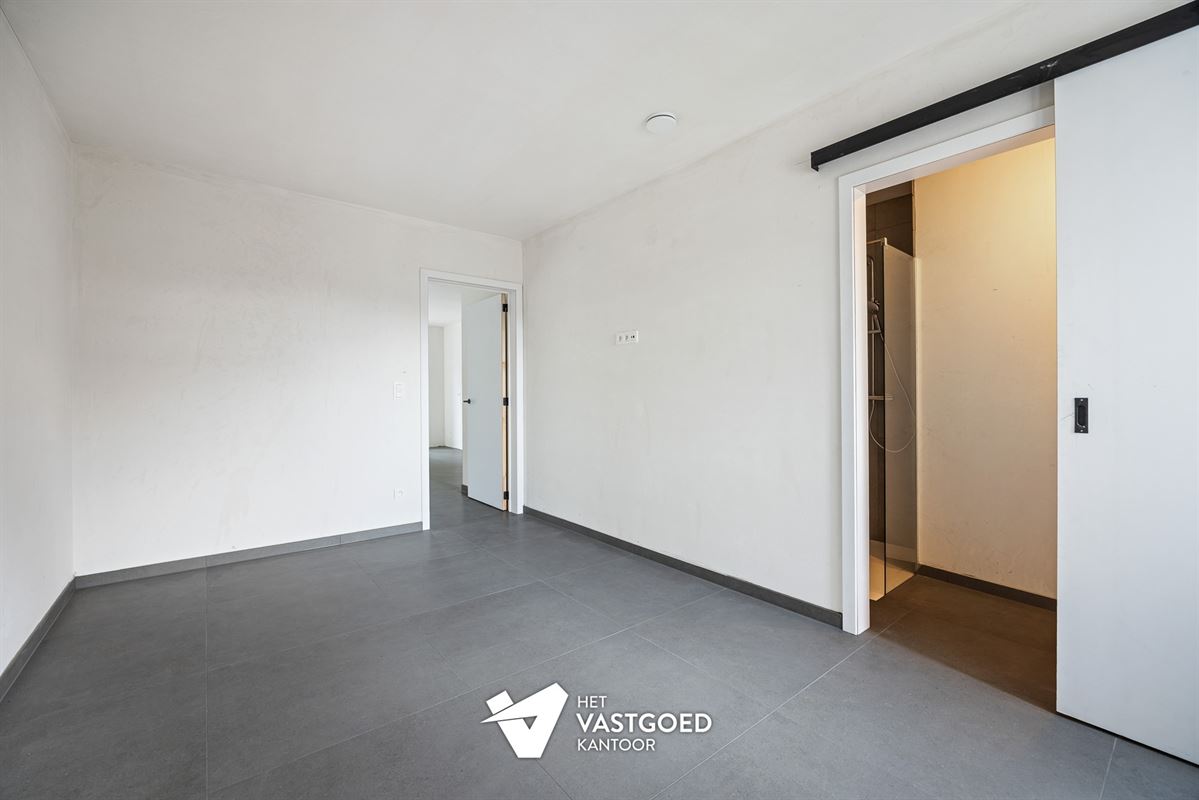 COMFORTABEL APPARTEMENT MET RUIM TERRAS OP DE EERSTE VERDIEPING