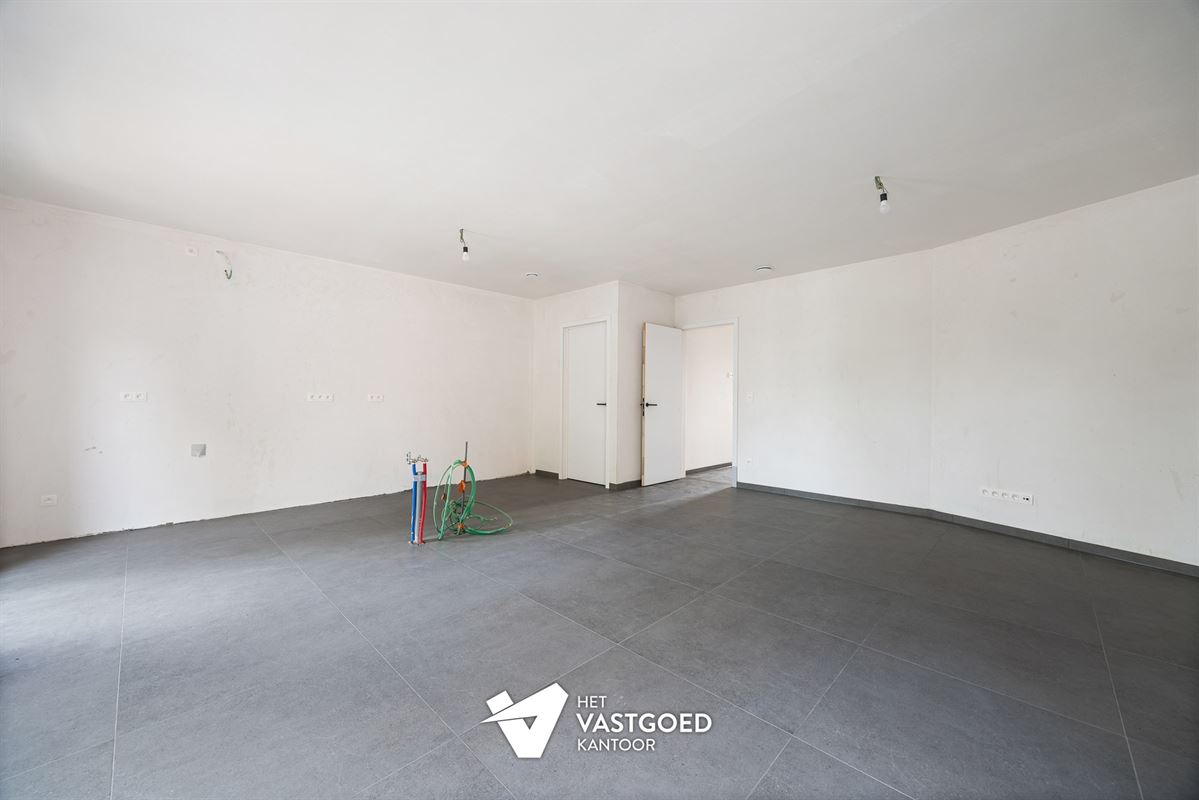COMFORTABEL APPARTEMENT MET RUIM TERRAS OP DE EERSTE VERDIEPING