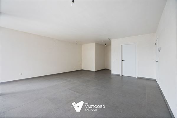 RUIM 1-SLAAPKAMERAPPARTEMENT MET AANGENAME BUITENRUIMTE