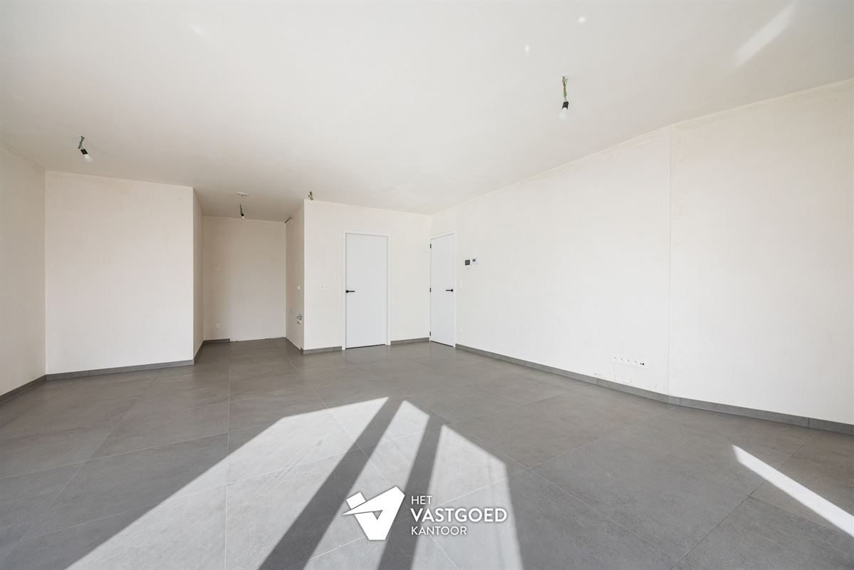 RUIM EN LICHTRIJK APPARTEMENT MET 1 SLAAPKAMER