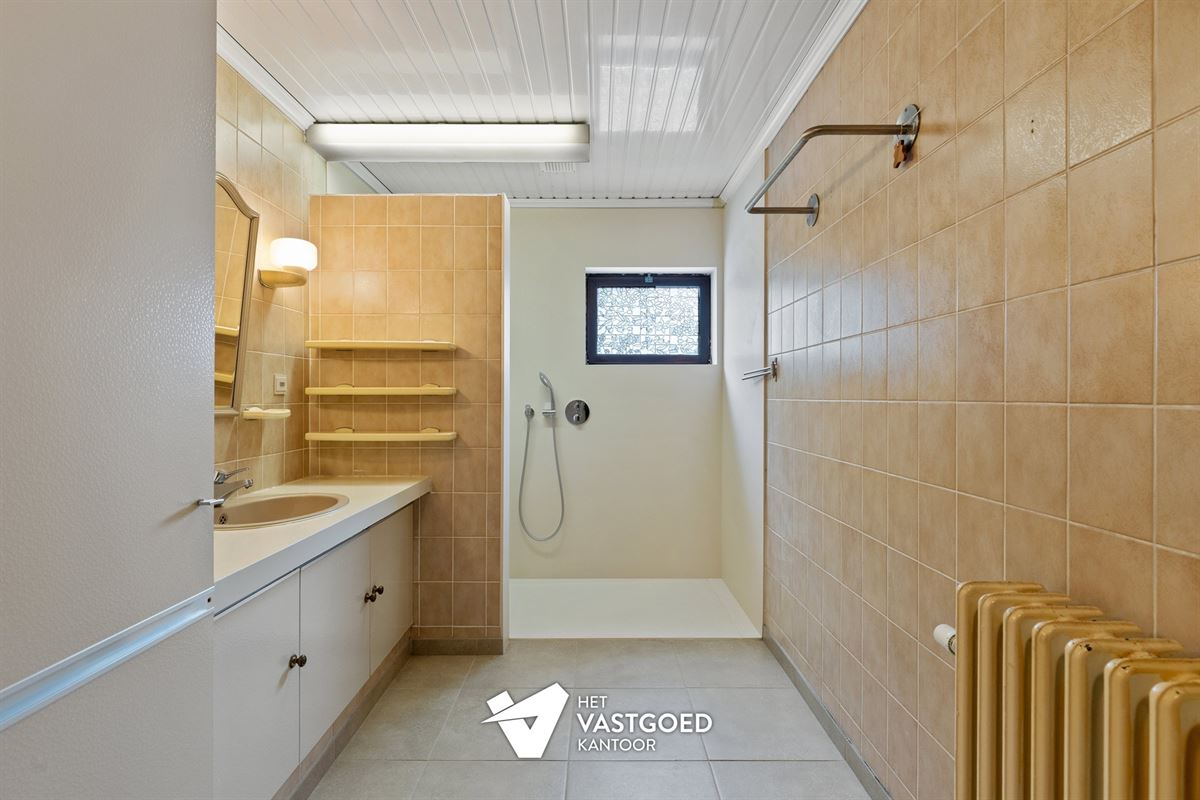 KARAKTERVOLLE WONING OP RUIM PERCEEL VAN 12A MET RUSTIGE TOCH CENTRALE LIGGING