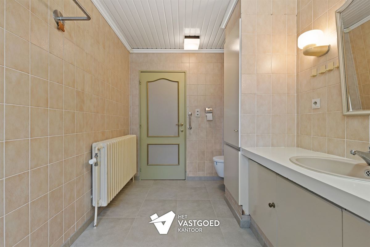 KARAKTERVOLLE WONING OP RUIM PERCEEL VAN 12A MET RUSTIGE TOCH CENTRALE LIGGING