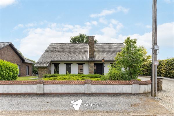 KARAKTERVOLLE WONING OP RUIM PERCEEL VAN 12A MET RUSTIGE TOCH CENTRALE LIGGING