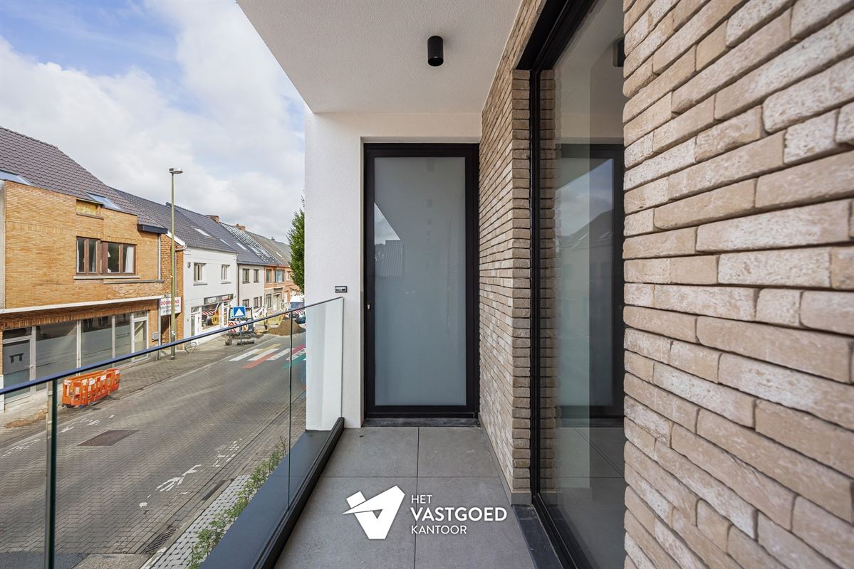 COMFORTABEL APPARTEMENT MET RUIM TERRAS OP DE EERSTE VERDIEPING