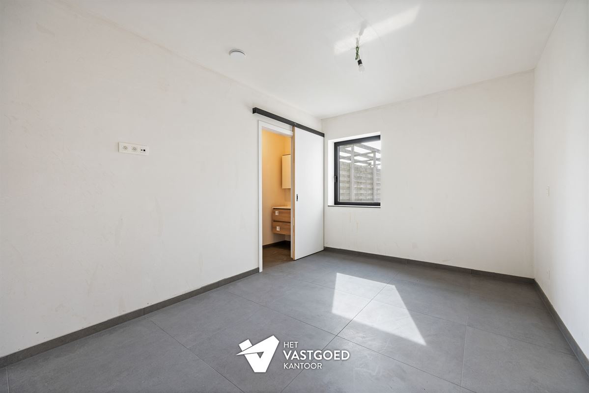 COMFORTABEL APPARTEMENT MET RUIM TERRAS OP DE EERSTE VERDIEPING