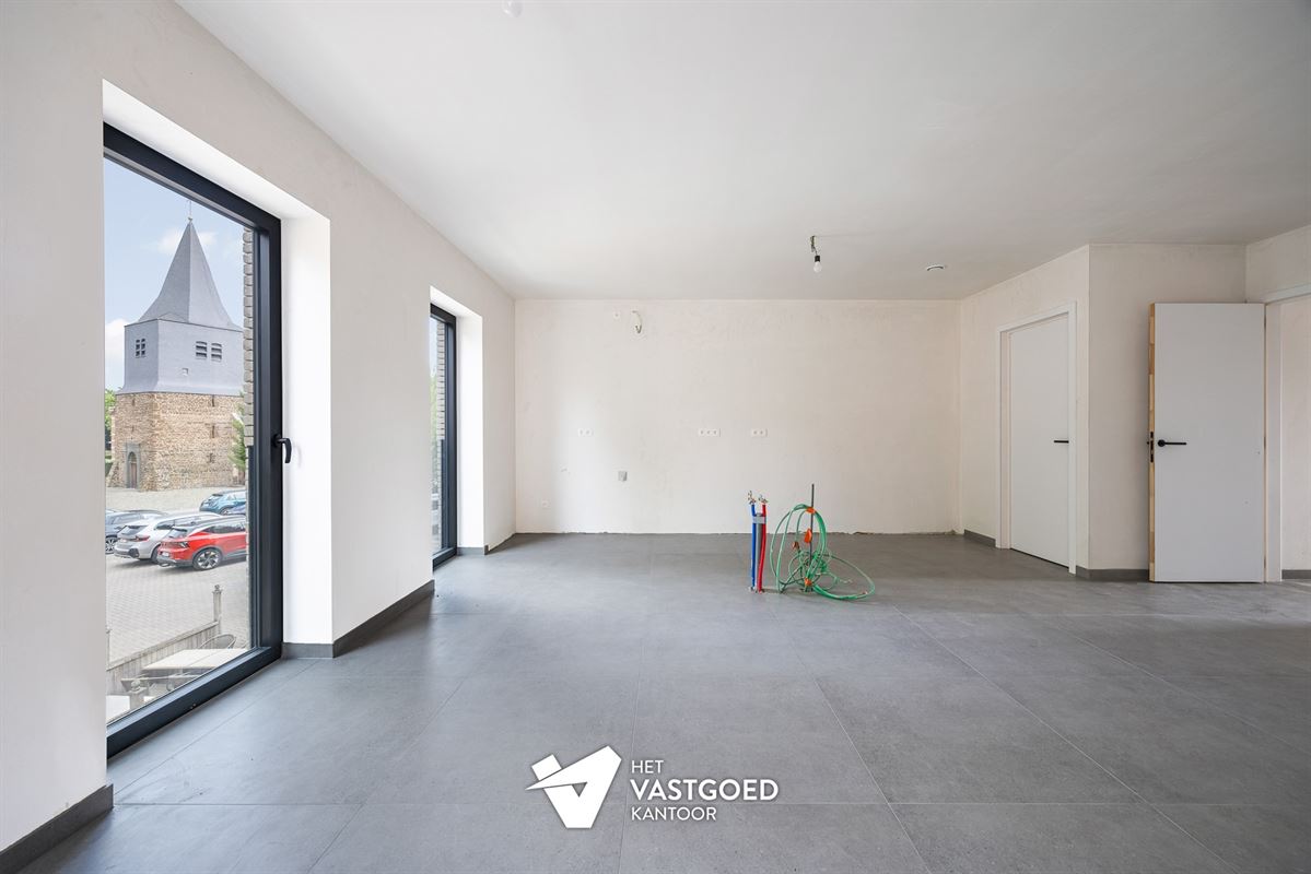 COMFORTABEL APPARTEMENT MET RUIM TERRAS OP DE EERSTE VERDIEPING