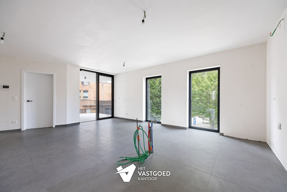 COMFORTABEL APPARTEMENT MET RUIM TERRAS OP DE EERSTE VERDIEPING