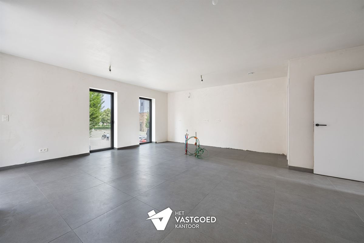 COMFORTABEL APPARTEMENT MET RUIM TERRAS OP DE EERSTE VERDIEPING