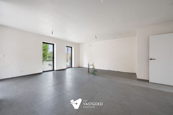 COMFORTABEL APPARTEMENT MET RUIM TERRAS OP DE EERSTE VERDIEPING