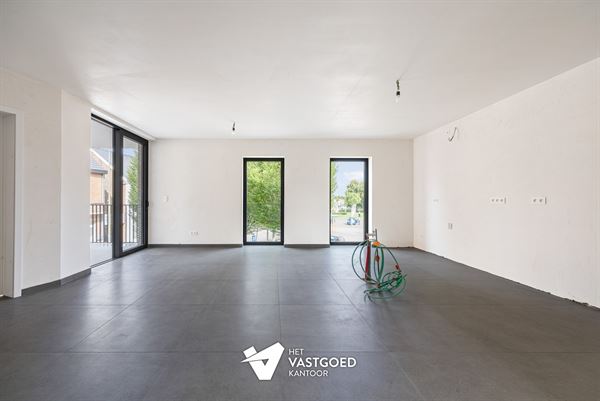 COMFORTABEL APPARTEMENT MET RUIM TERRAS OP DE EERSTE VERDIEPING