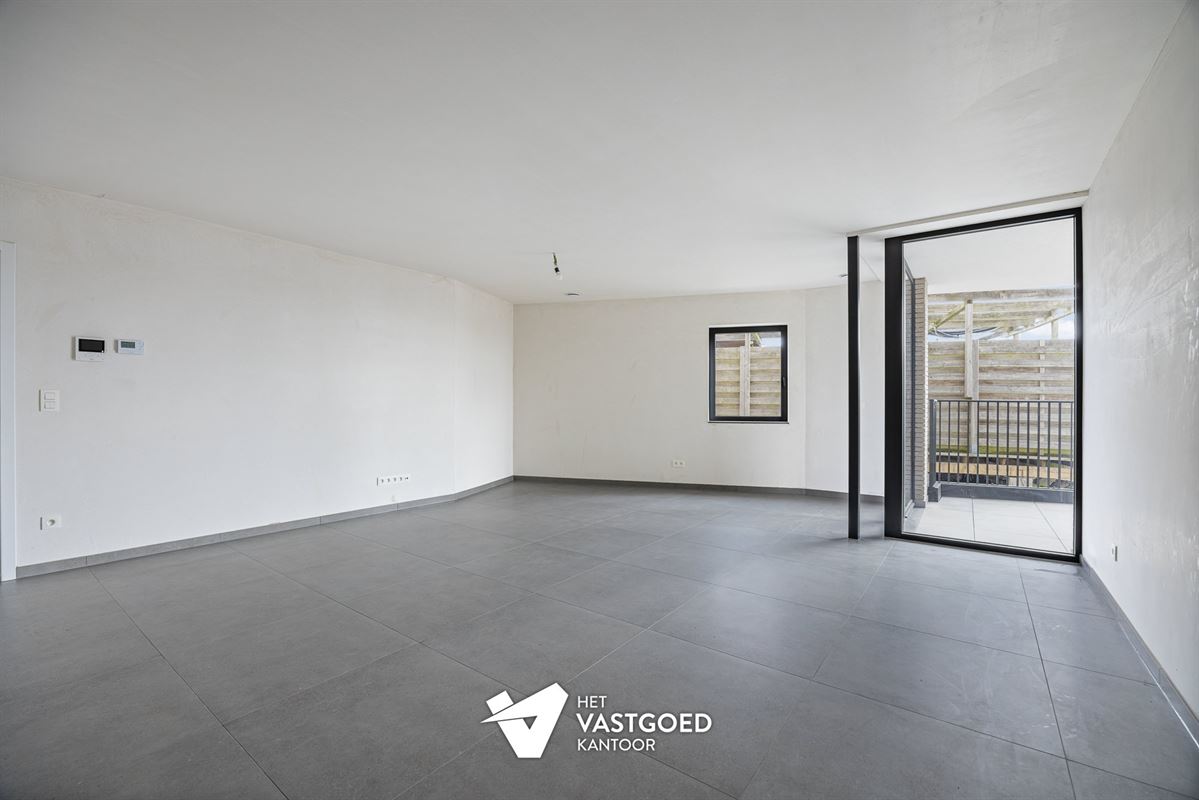 RUIM 1-SLAAPKAMERAPPARTEMENT MET AANGENAME BUITENRUIMTE