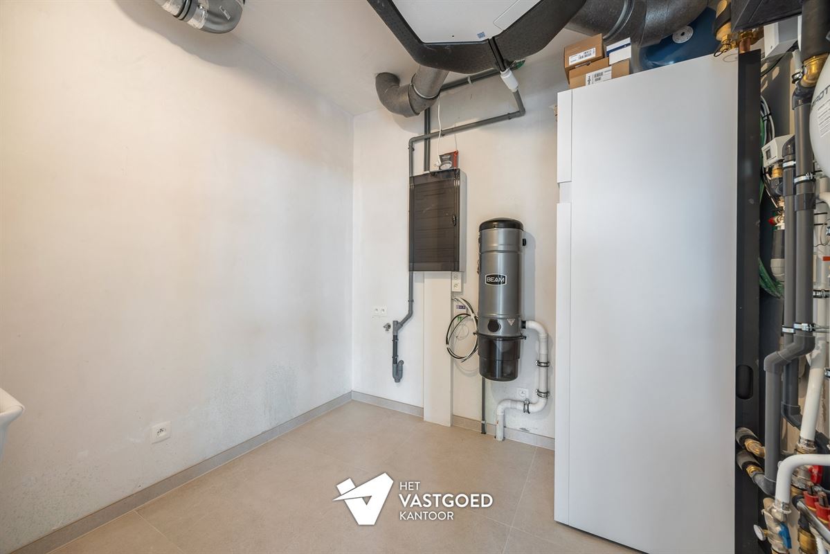 RUIM 2-SLAAPKAMERAPPARTEMENT OP DE BOVENSTE VERDIEPING