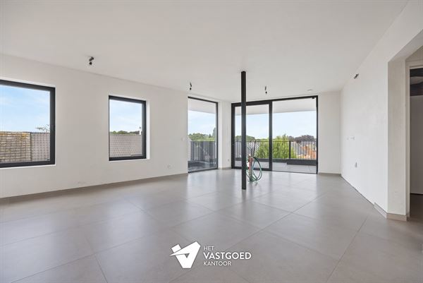 ROYAAL APPARTEMENT MET GROOT TERRAS OP DE DERDE VERDIEPING