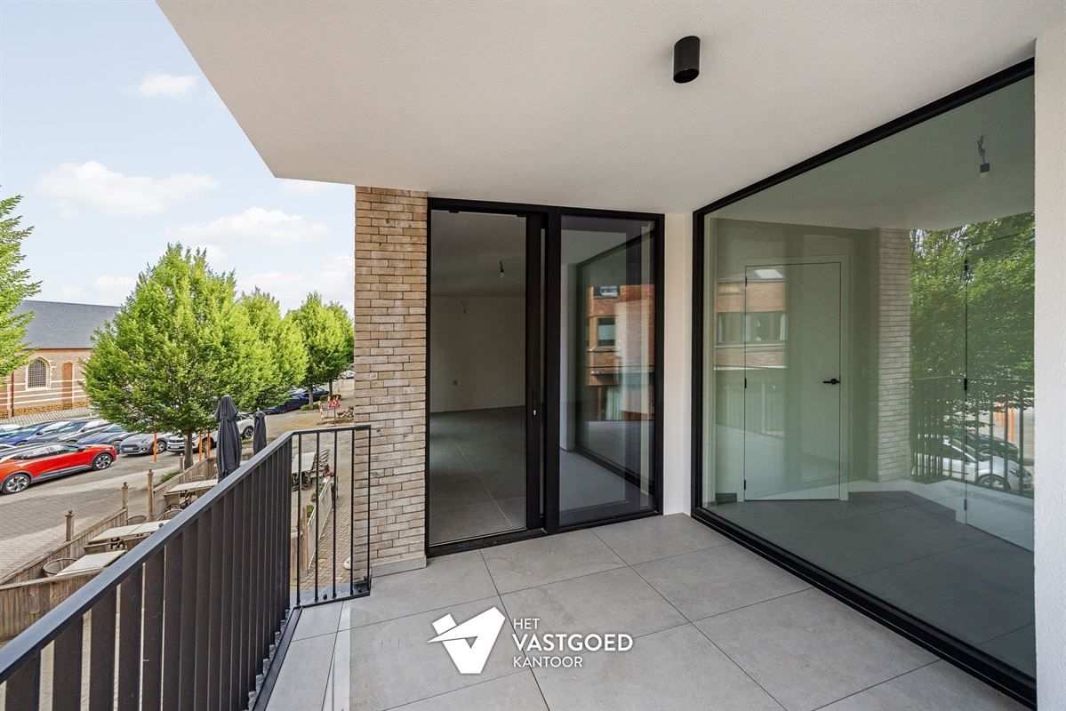 COMFORTABEL APPARTEMENT MET RUIM TERRAS OP DE EERSTE VERDIEPING