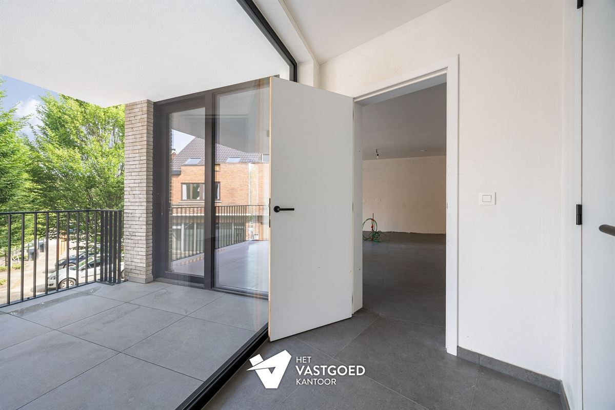 COMFORTABEL APPARTEMENT MET RUIM TERRAS OP DE EERSTE VERDIEPING