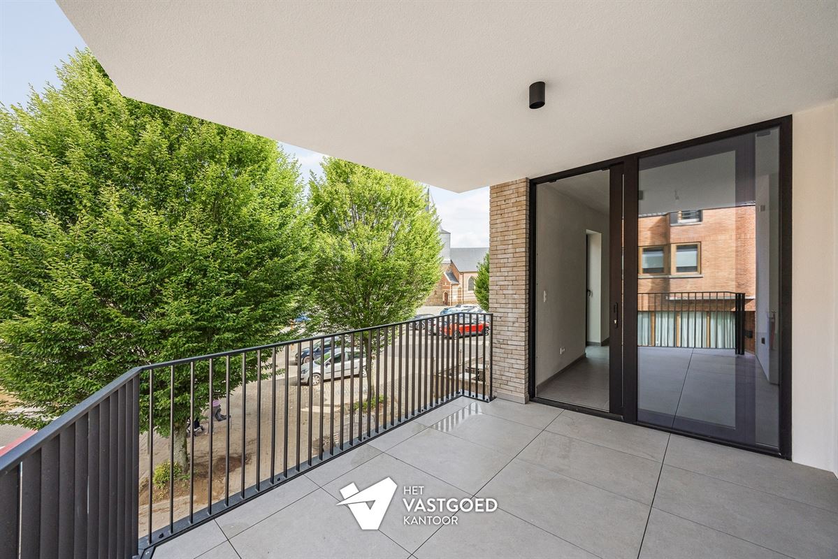 COMFORTABEL APPARTEMENT MET RUIM TERRAS OP DE EERSTE VERDIEPING