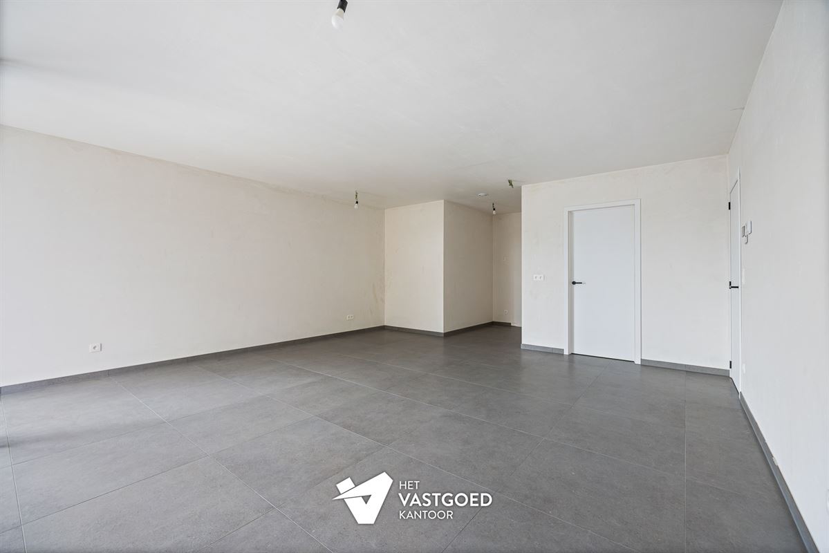 RUIM 1-SLAAPKAMERAPPARTEMENT MET AANGENAME BUITENRUIMTE