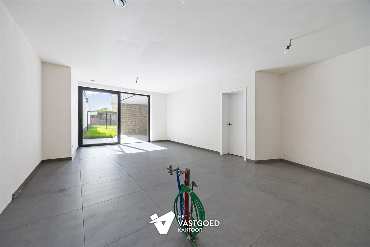 GELIJKVLOERS WONEN MET RUIM TERRAS (TUIN) - 6% BTW MOGELIJK!