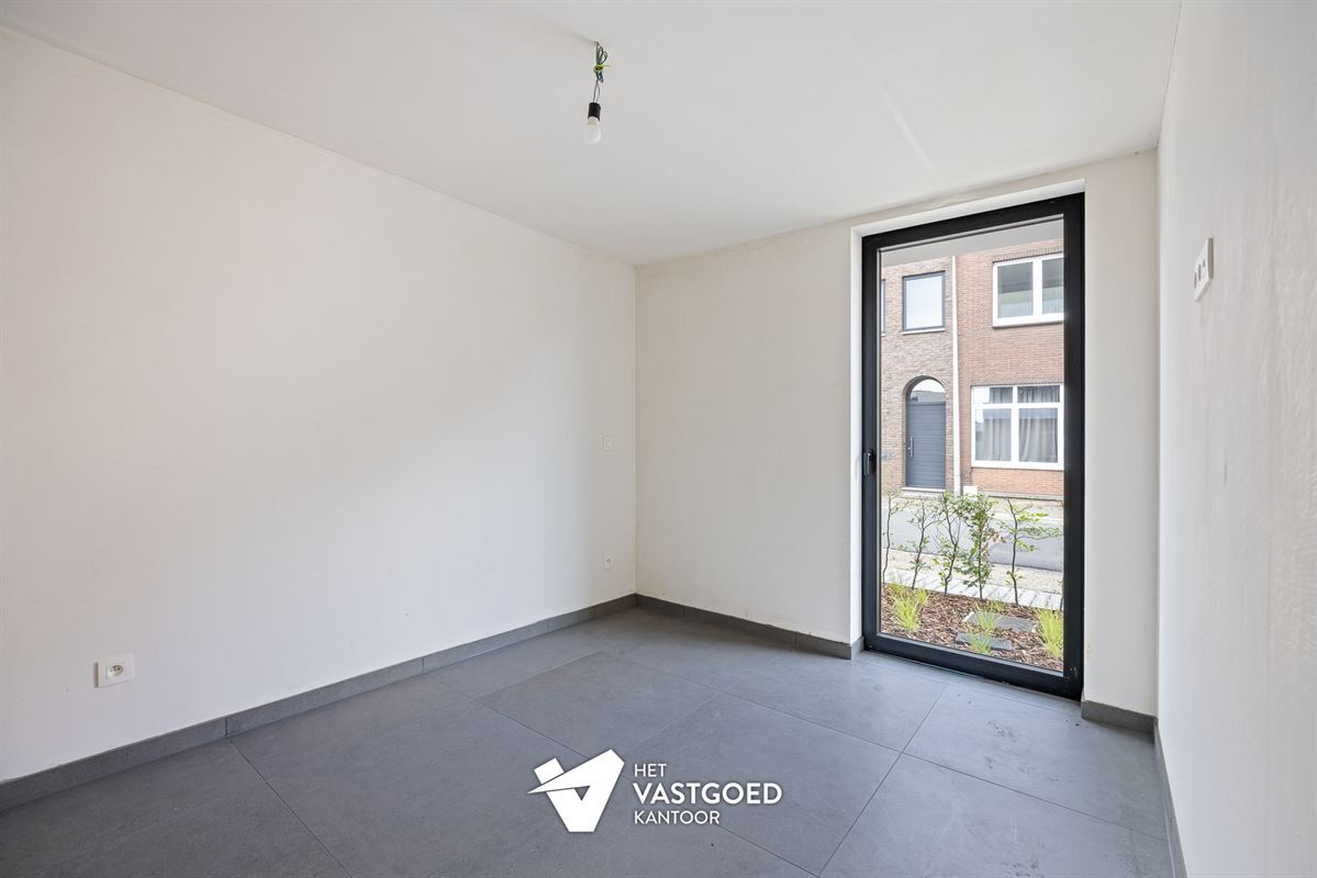 RUIM GELIJKVLOERS APPARTEMENT MET UITZONDERLIJKE BUITENRUIMTE