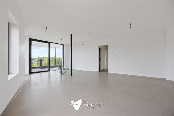 ROYAAL APPARTEMENT MET GROOT TERRAS OP DE DERDE VERDIEPING