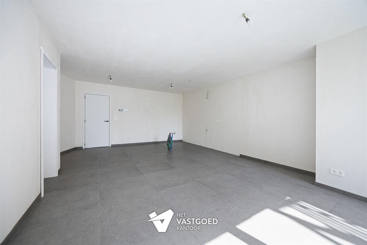 GELIJKVLOERS WONEN MET RUIM TERRAS (TUIN) - 6% BTW MOGELIJK!