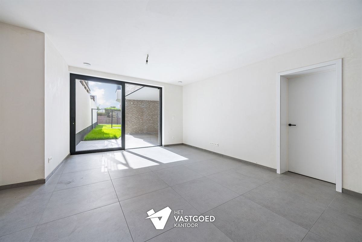 GELIJKVLOERS WONEN MET RUIM TERRAS (TUIN) - 6% BTW MOGELIJK!