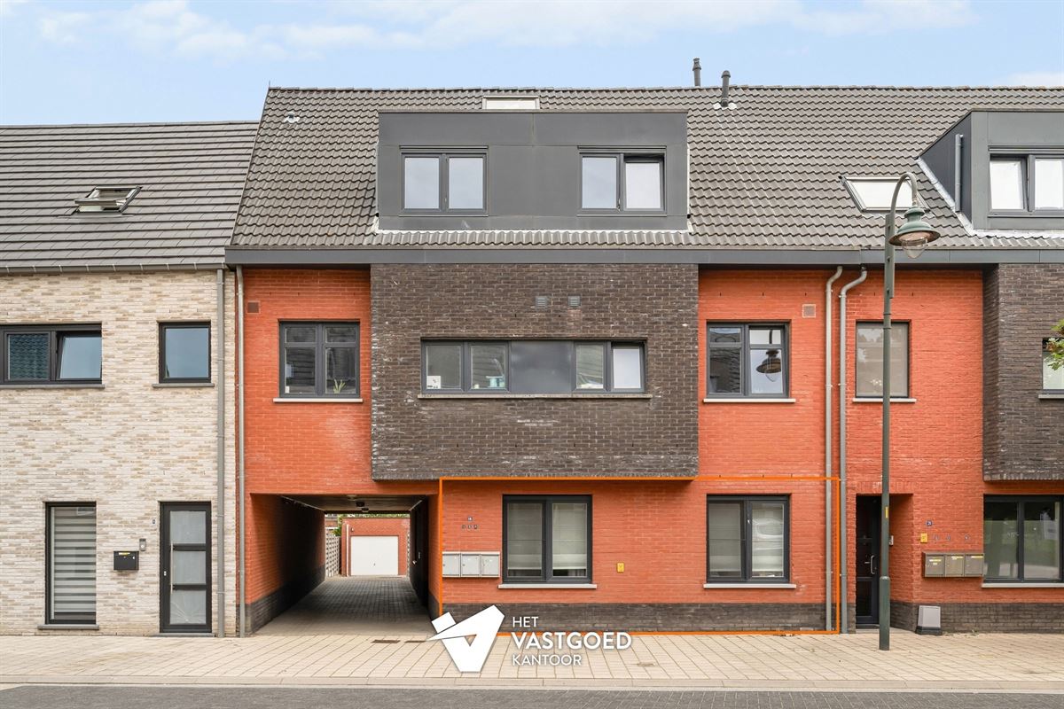 GELIJKVLOERS APPARTEMENT IN CENTRUM INCLUSIEF GARAGE
