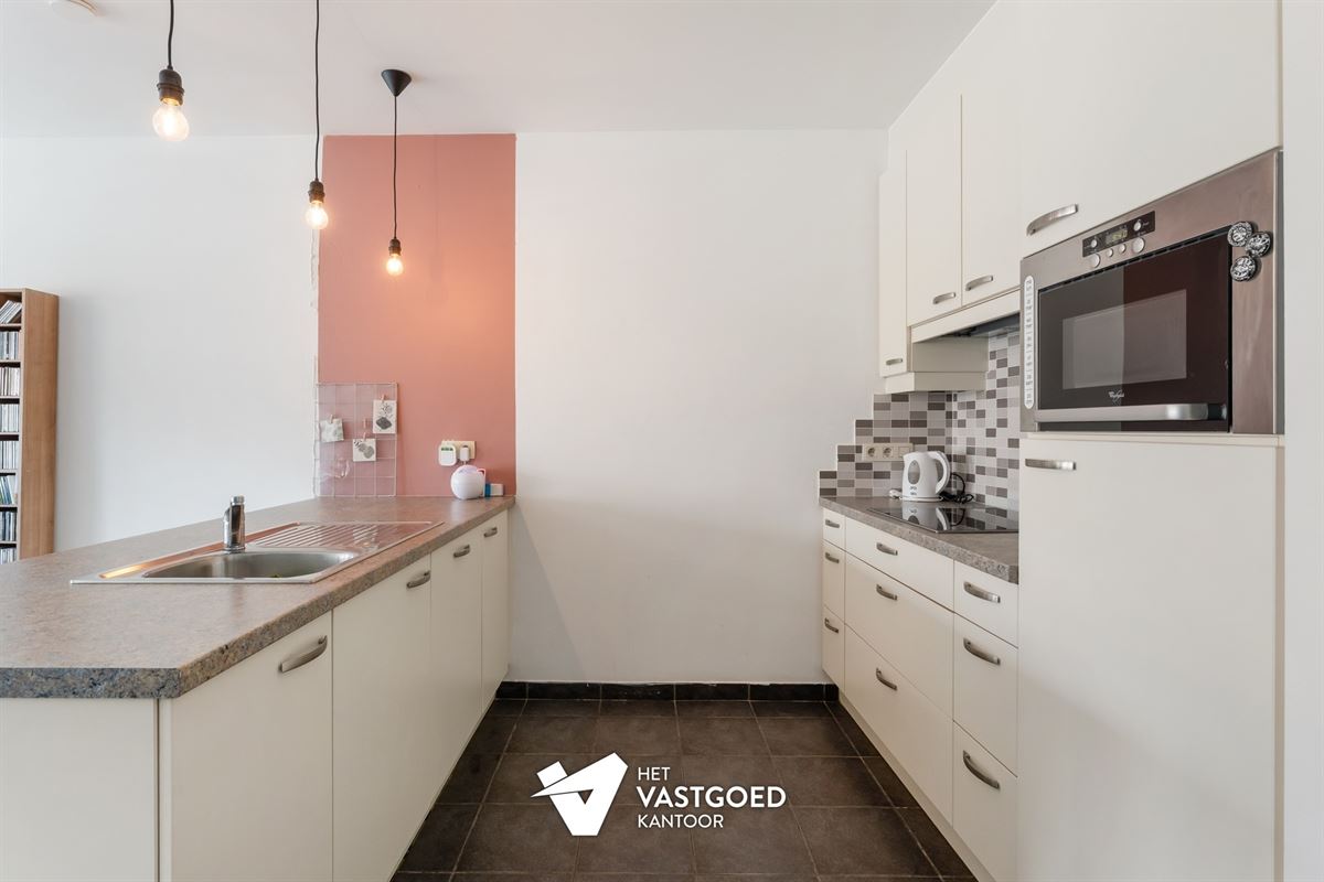 GELIJKVLOERS APPARTEMENT IN CENTRUM INCLUSIEF GARAGE