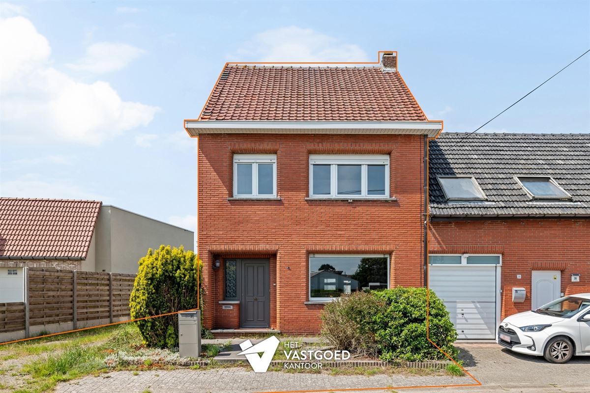 WONING MET POTENTIEEL EN CA 90M2 BIJGEBOUWEN OP MOOIE LIGGING