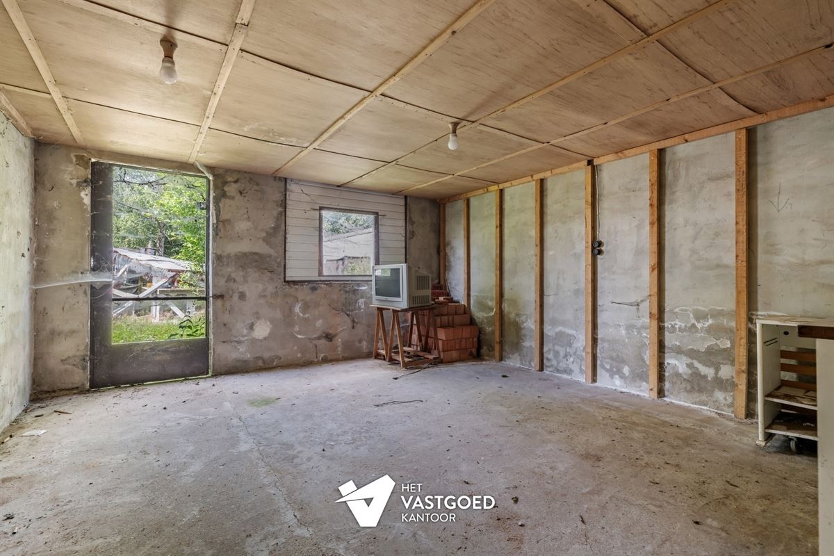 WONING MET POTENTIEEL EN CA 90M2 BIJGEBOUWEN OP MOOIE LIGGING
