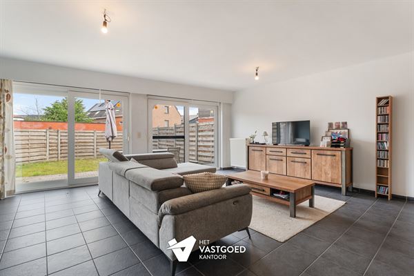 GELIJKVLOERS APPARTEMENT IN CENTRUM INCLUSIEF GARAGE