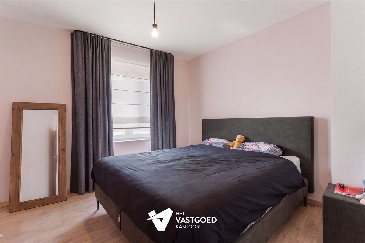GELIJKVLOERS APPARTEMENT IN CENTRUM INCLUSIEF GARAGE