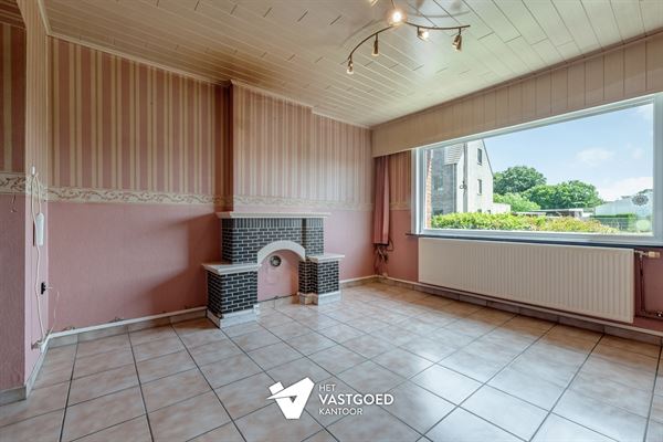 WONING MET POTENTIEEL EN CA 90M2 BIJGEBOUWEN OP MOOIE LIGGING